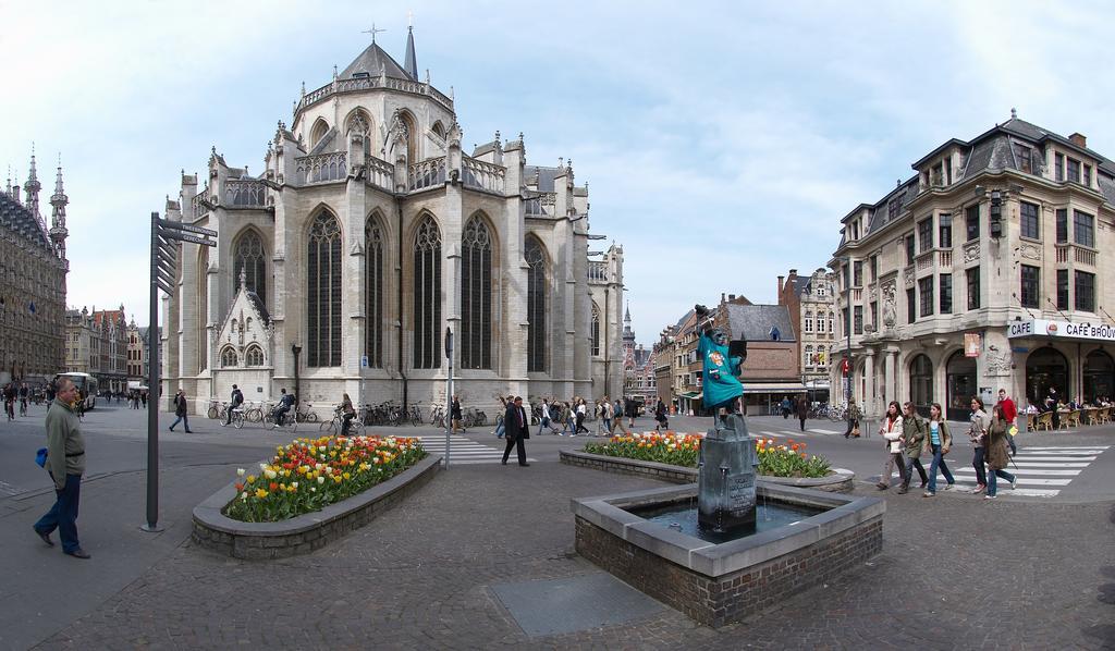 Ambassador Suites Leuven Bagian luar foto